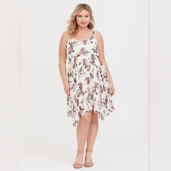 Torrid floral handkerchief hem dress (plus size; size 00) - Picture 5 of 13